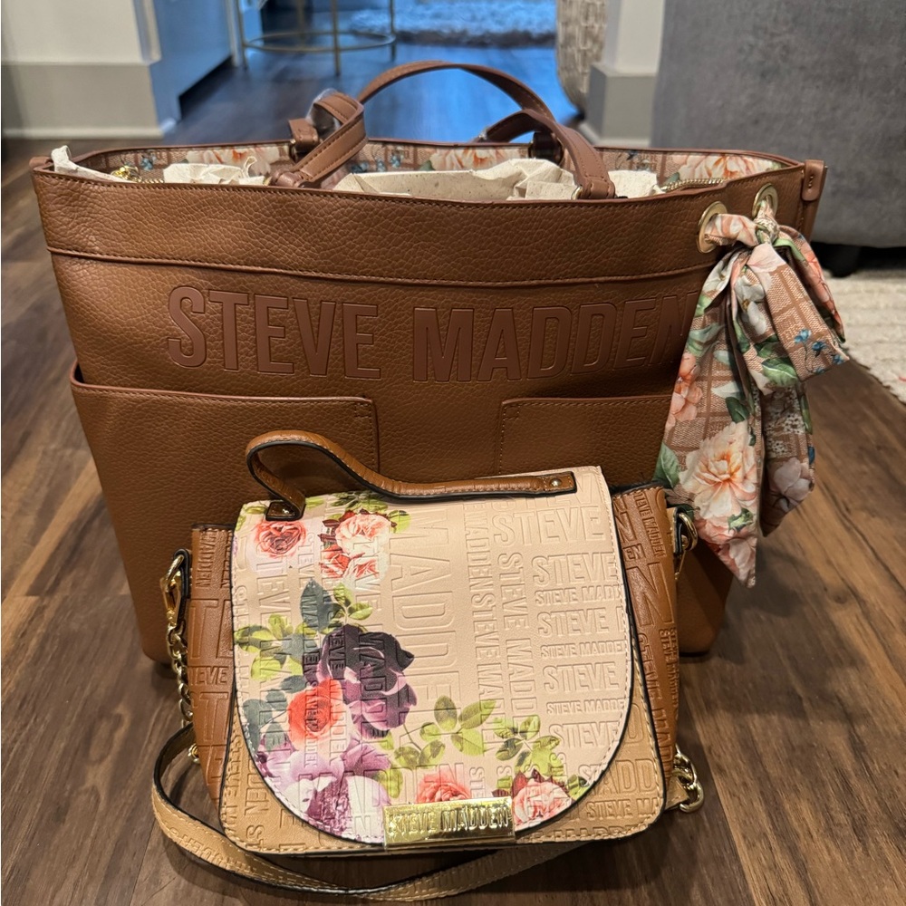 Steve Madden Tan and Floral Tote Bag Set